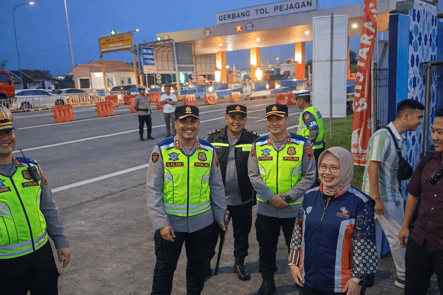 Arus Balik di Tol Kanci-Pejagan Masih Padat, SMR Tekankan Disiplin Pengendara 1 cirebon-mudik