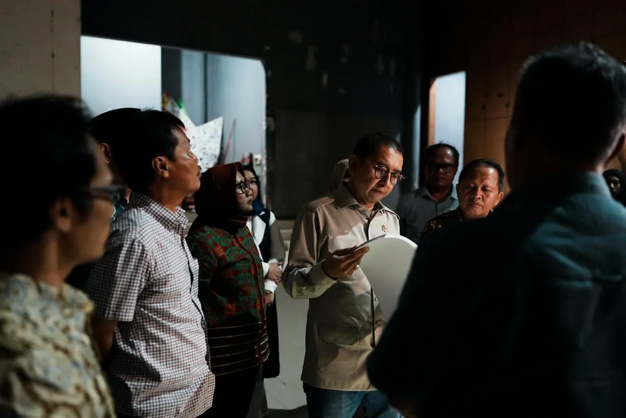 Kunjungan Menbud ke Keraton Kasepuhan dan Rencana Transformasi Gedung Kesenian Nyi Mas Rarasantang Jadi Taman Budaya 1 cirebon-menbud