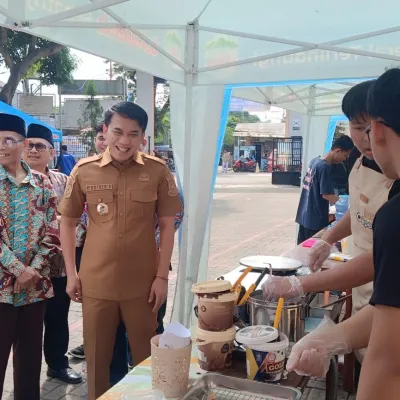 SMK Muhammadiyah Lemahabang Lepas 565 Lulusan, Tekankan Kesiapan Kerja dan Karakter