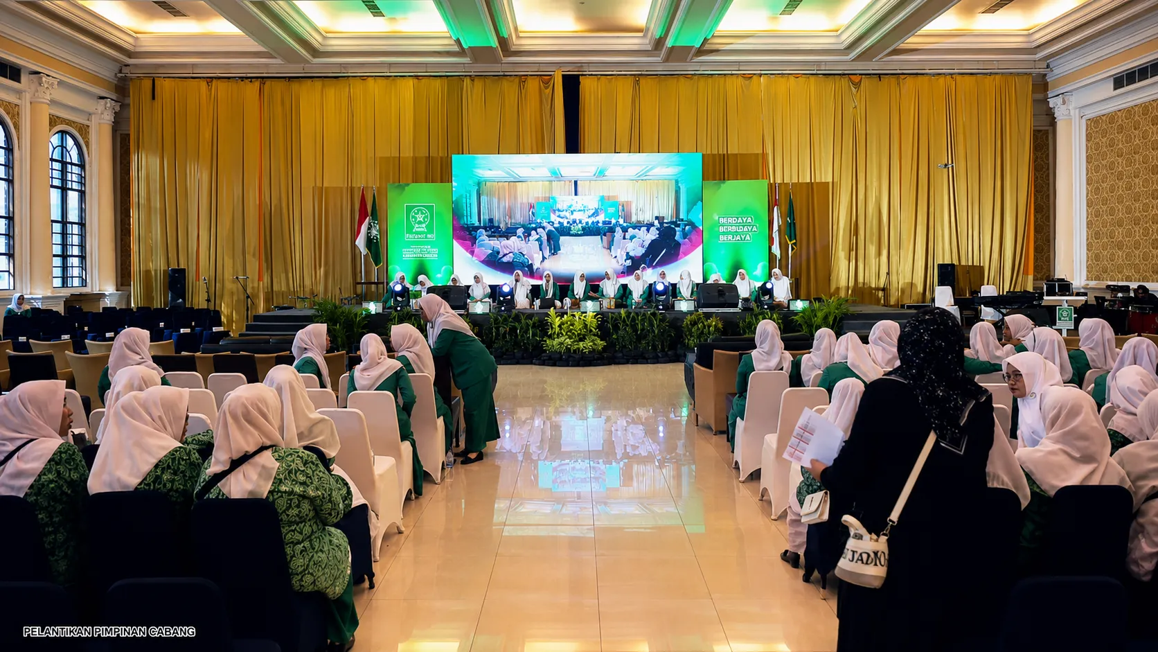 Pelantikan PC Fatayat NU Kabupaten Cirebon 2025–2030, Teguhkan Kepemimpinan Perempuan Berbasis Nilai dan Siap Hadapi Tantangan Digital 1 cirebon-fatayat